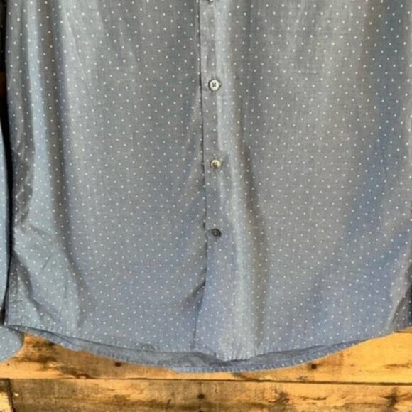 Denim & Flowers Ricky Singh Chambray Polka Dot Button Up Shirt Size Medium - Picture 5 of 11